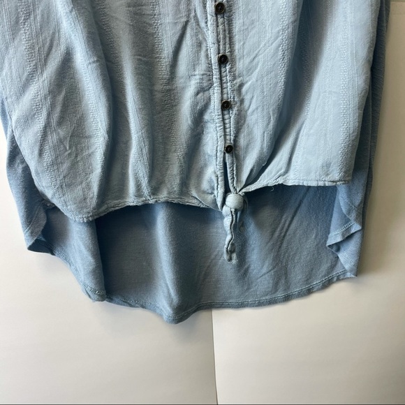 Universal Thread tie up button up shirt medium baby blue short sleeve shirt - Picture 4 of 6